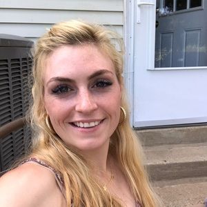 Meet your Posher, Meredith